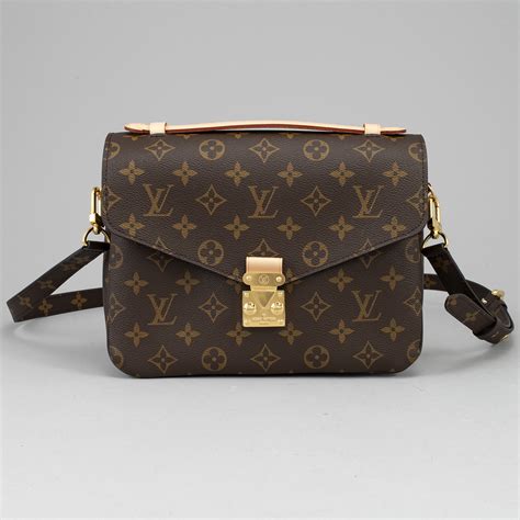 pochette louis vuitton uomo prezzo|louis vuitton pochette métis monogram.